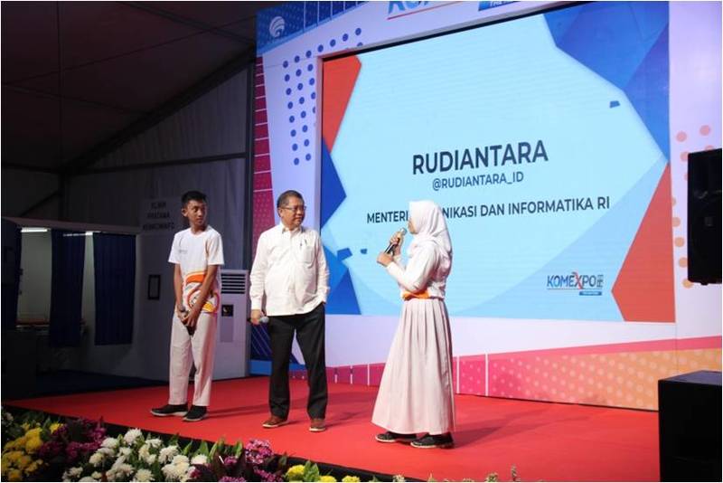 Menteri Kominfo, Rudiantara, membuka KOMExpo 2019