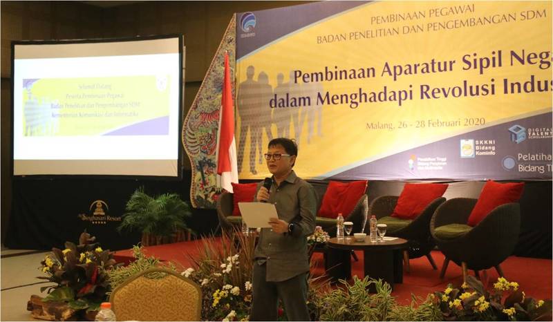 Kepala Badan Litbang SDM, Basuki Y. Iskandar memberikan sambutan dalam kegiatan Pembinaan Pegawai Badan Litbang SDM 2020
