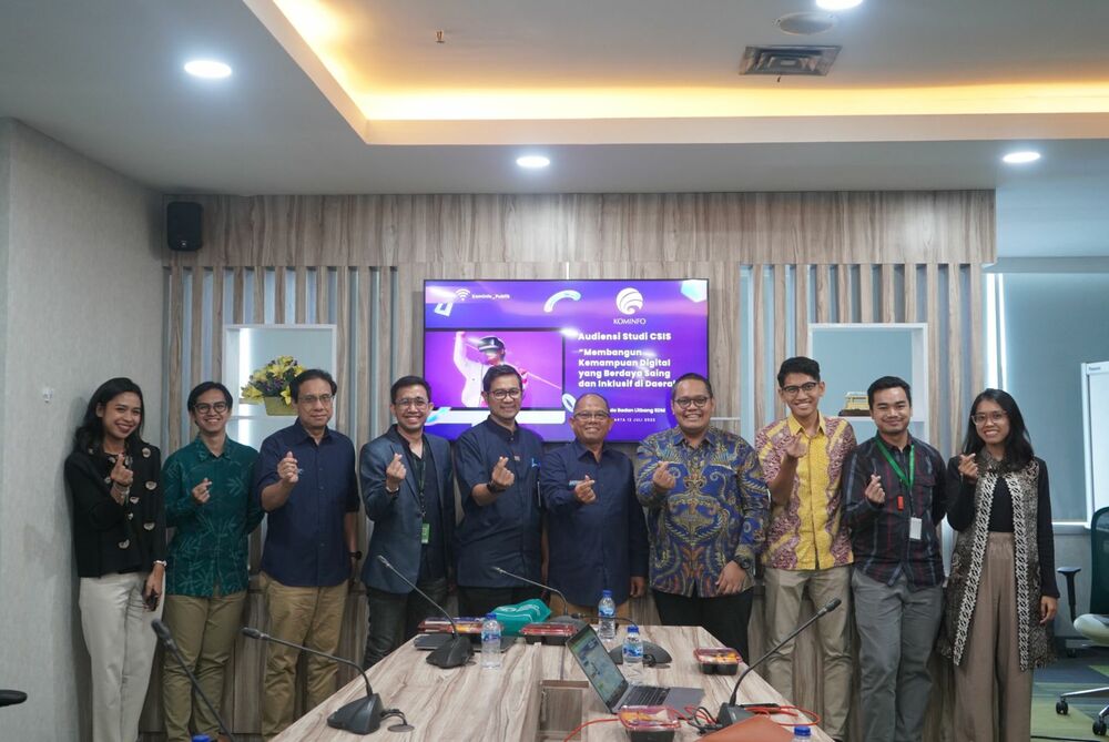 Gambar: Foto Kabadan dengan Tim dari CSIS dan Tokopedia