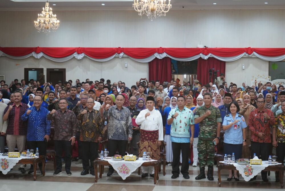 Gambar: Foto Kepala Badan Pengembangan SDM Kominfo Pada kegiatan Dialog Publik Bersama Gubernur Riau dan Menteri Komunikasi dan Informatika