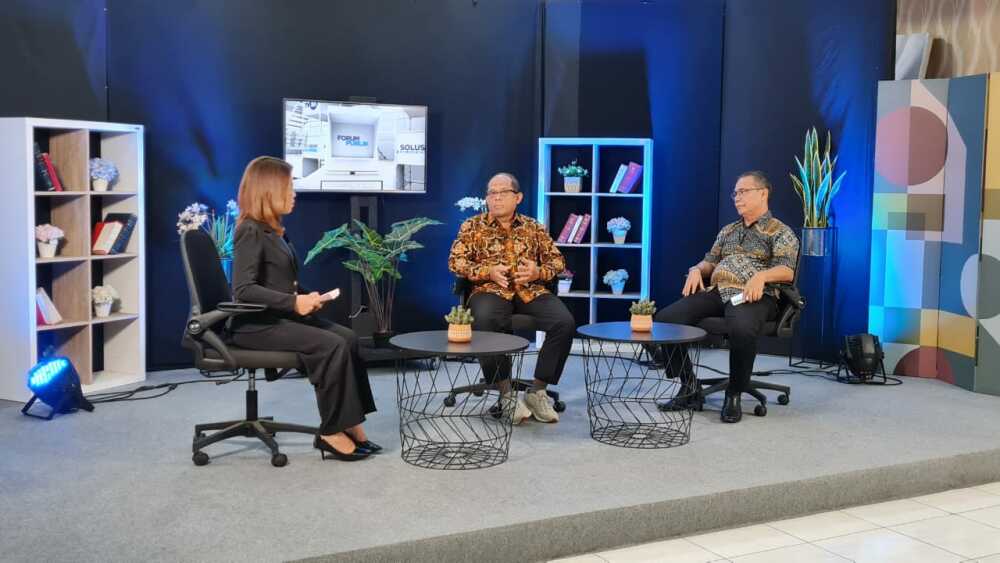 Gambar: Foto Pembahasan Arah Pengembangan Talenta Digital dalam Talkshow Forum Publik di TVRI Sulawesi Utara