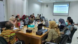 Rapat dengan seluruh staff Kominfo Bandung