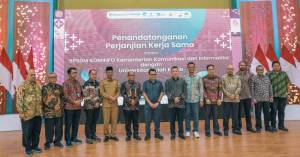 Foto Kegiatan Penandatanganan Kerja Sama dalam rangkaian Kuliah Umum: Membentuk Karier Masa Depan di Era Berbasis AI di Universitas Syiah Kuala Banda Aceh.