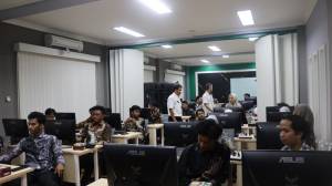 Suasana kelas pelatihan yang bertempat di fasilitas Lab Komputer BPSDMP Kominfo Yogyakarta.