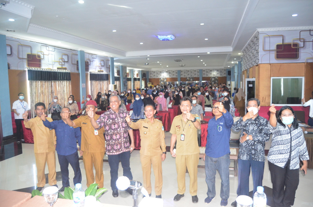Gambar: Pembukaan pelatihan DEA Dasar Kewirausahaan oleh Bupati Bangka dan Kepala BPSDMP Kominfo Jakarta - Novilla Boutique Sungailiat, Kab. Bangka
